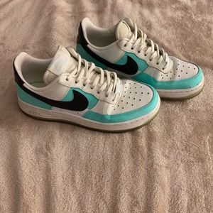 customized airforce 1’s